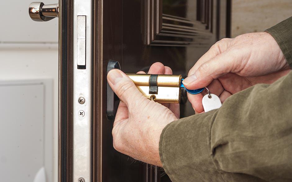 serrure porte intérieur Paris 8